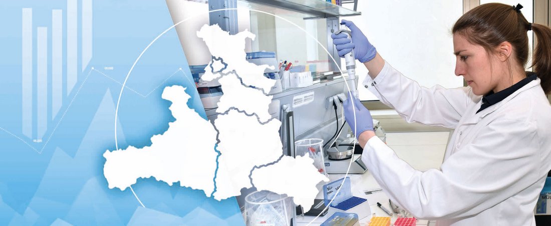 Chemikerin bei der Arbeit