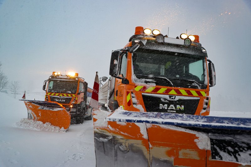Sie kämpfen sich durch Schnee und Eis